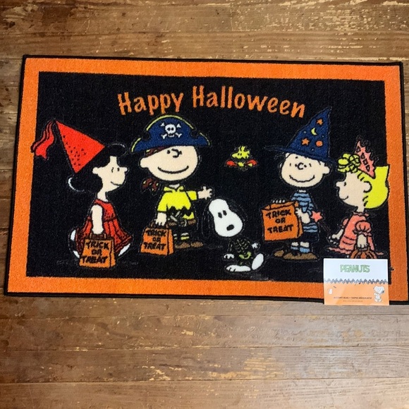 Peanuts Snoopy Charlie Brown Fall Happy Halloween Accent Rug Mat Trick or Treat - Picture 1 of 3